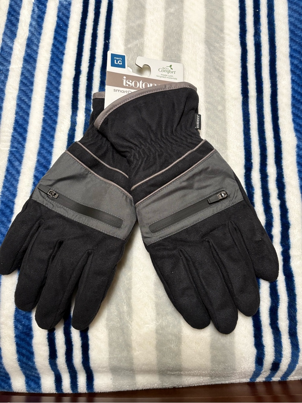 NWT Men’s Isotoner Smart dri smart touch gloves L